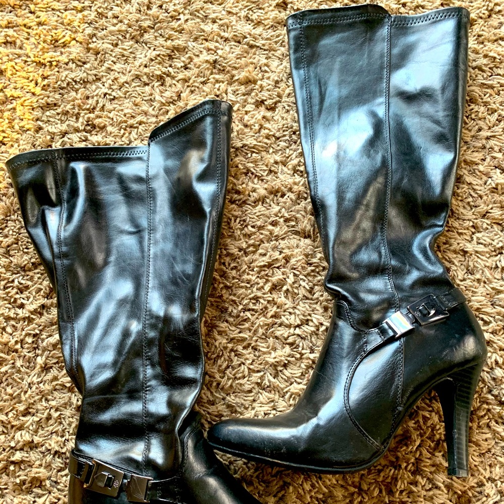 Sexy heeled black boots